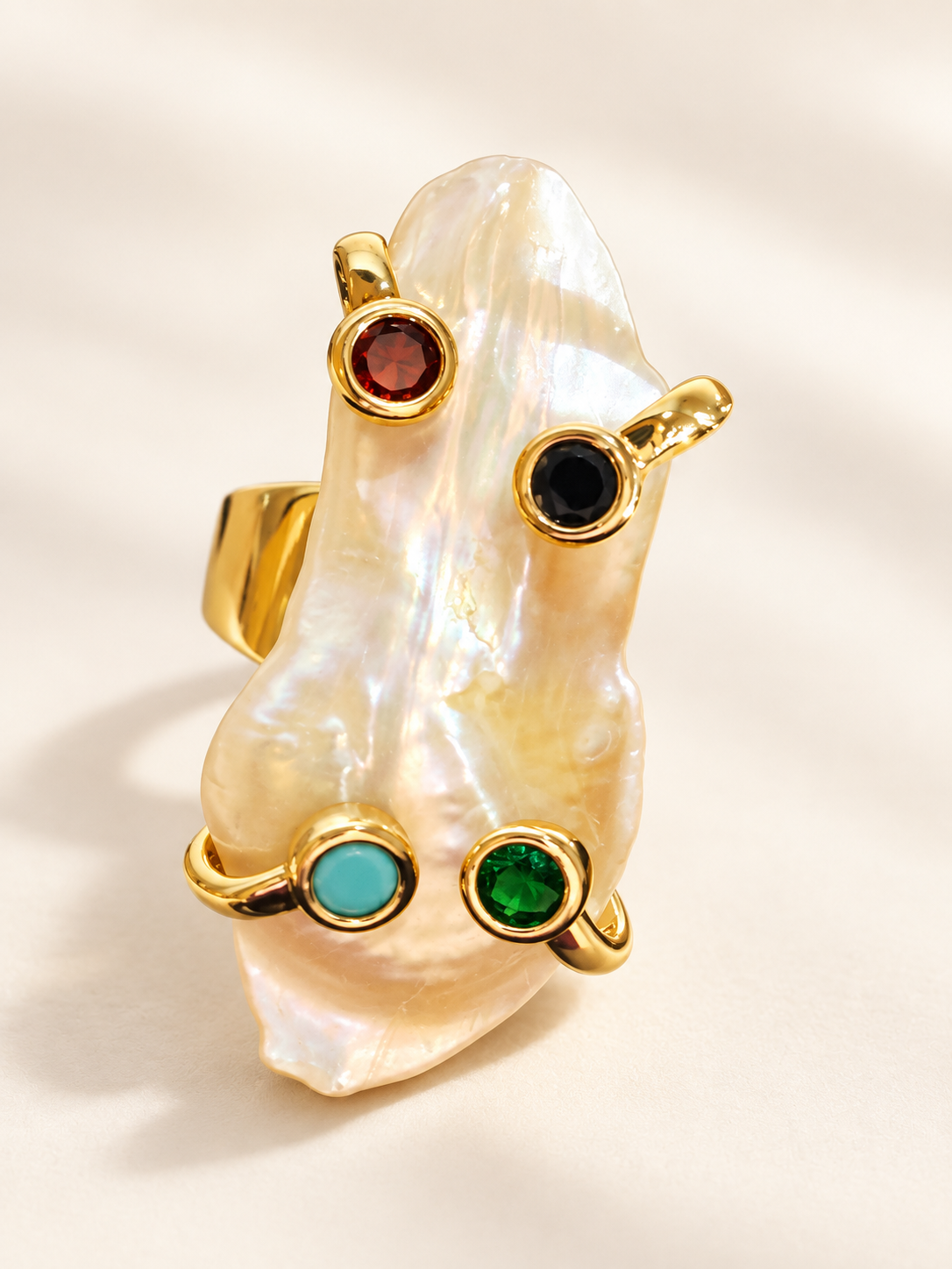 Bague Nacre Baroque & Éclats Colorés — Bague — deuxième vue