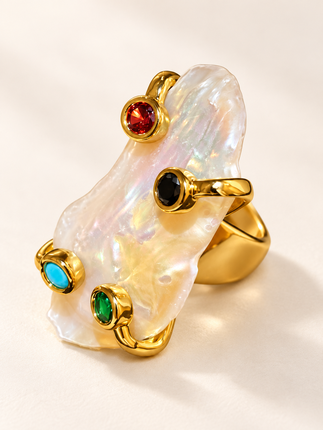 Bague Nacre Baroque & Éclats Colorés — Bague — quatrième vue