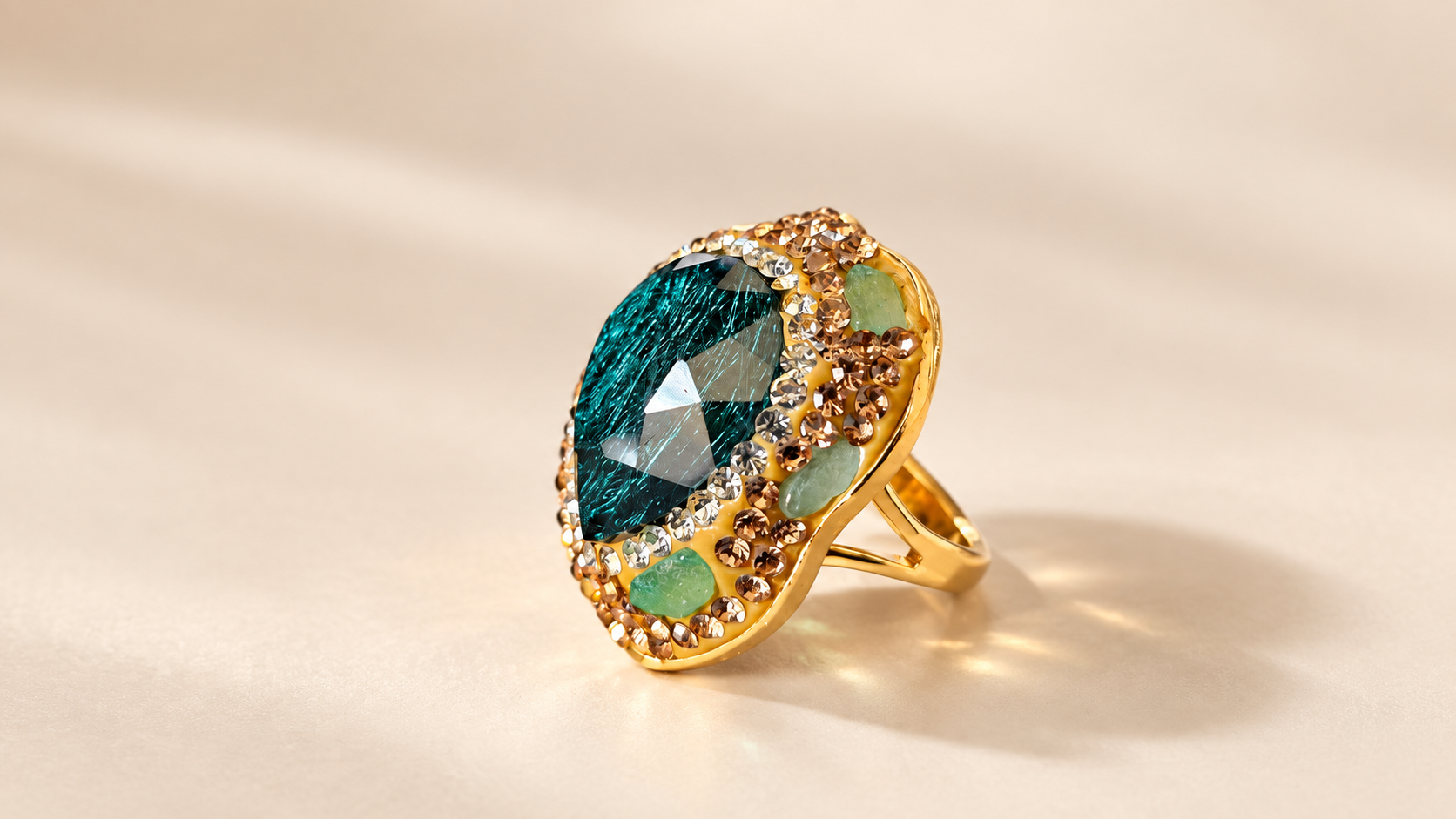 Ensemble Lagune — Bracelet Manchette & Bague Dorés — Bague — vue de trois-quarts
