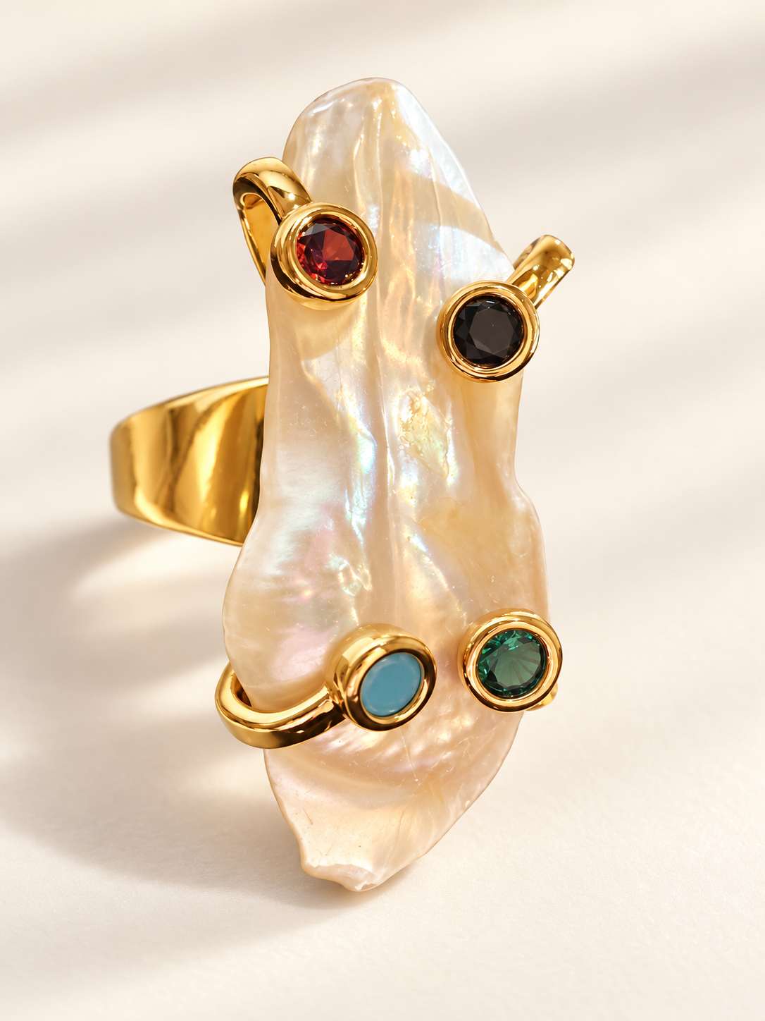 Bague Nacre Baroque & Éclats Colorés — Bague — vue principale