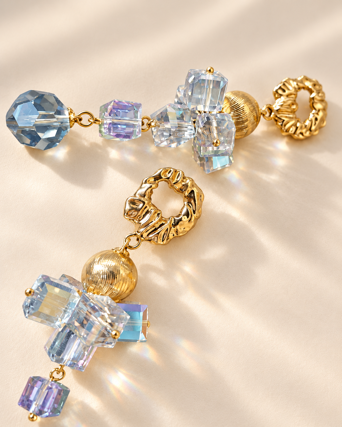 Boucles d'Oreilles Éclat Prisme — Détail des cristaux