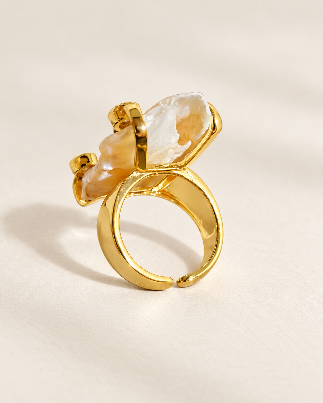 Bague Nacre Baroque & Cristaux Lumineux — Bague — vue arrière