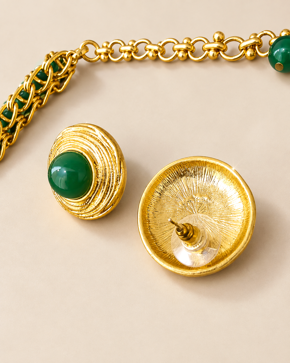 Parure Vert Impérial — Boucles d'oreilles — vue de face, dos et tige de fixation