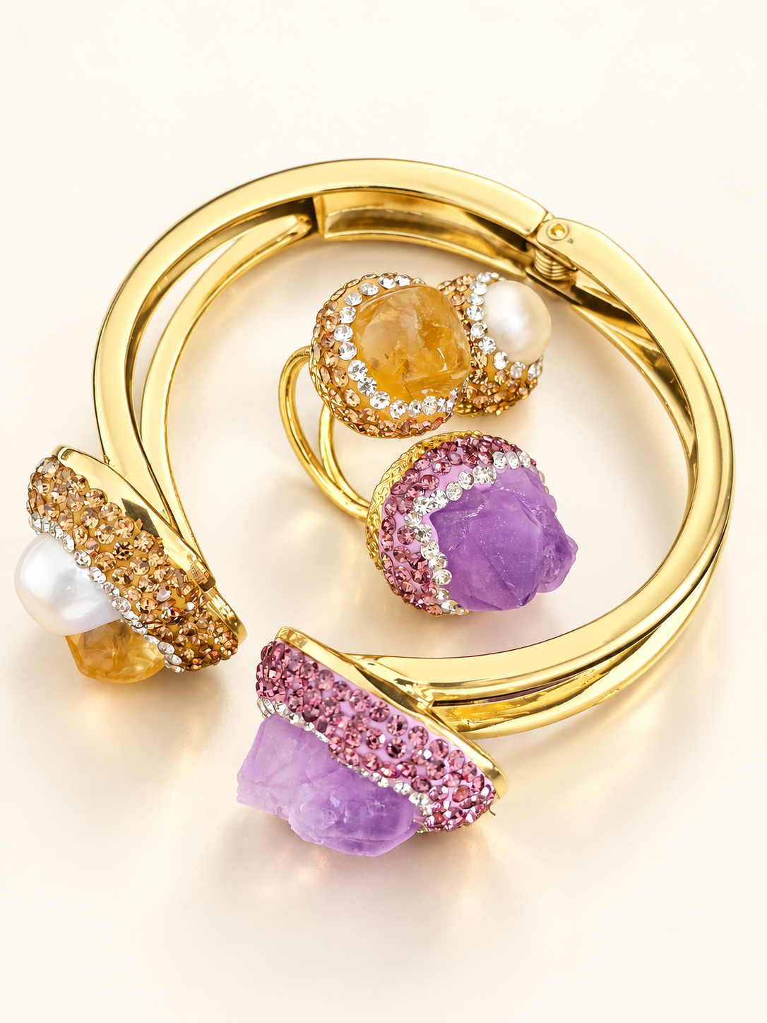 Parure Pierre Lilas, Nacre & Éclat Miel — Vue d'ensemble de la parure — bracelet et bague assortie