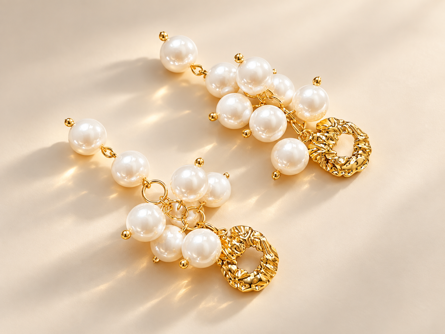 Boucles d'oreilles Grappe Signature — Blanc perlé — la paire