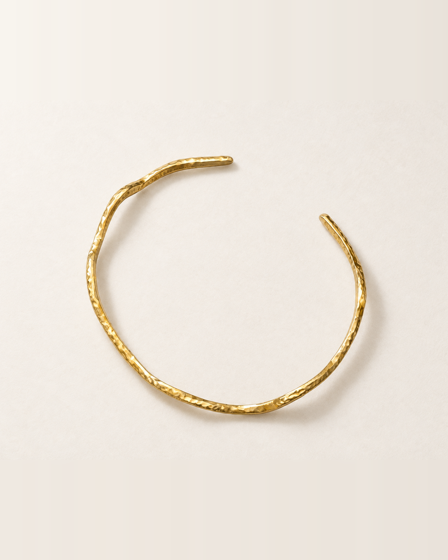 Bracelet Jonc Ondulé Doré — Bracelet jonc ondulé doré — vue intérieure