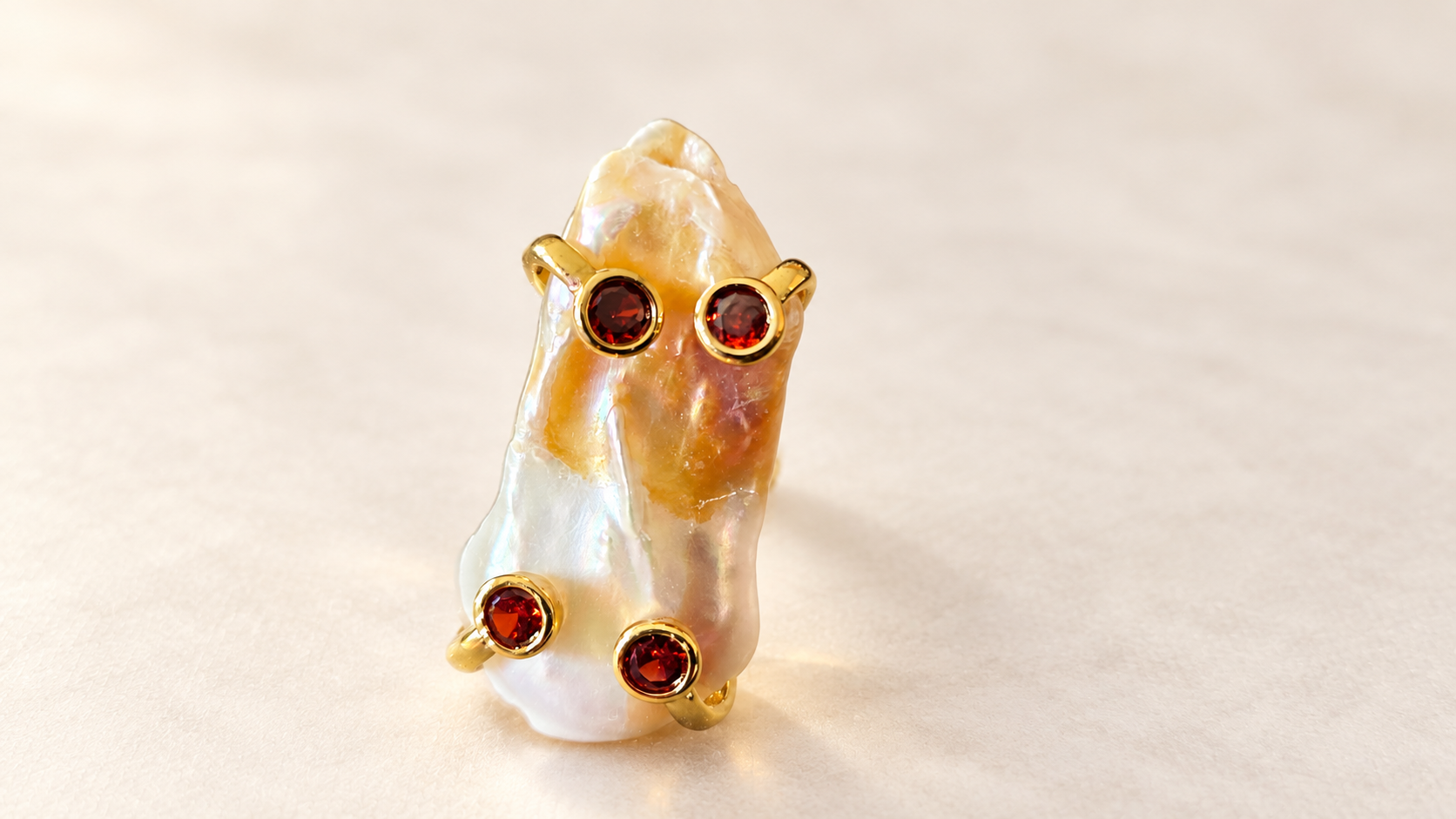 Bague Aurore Baroque aux Accents Rouges — vue de face