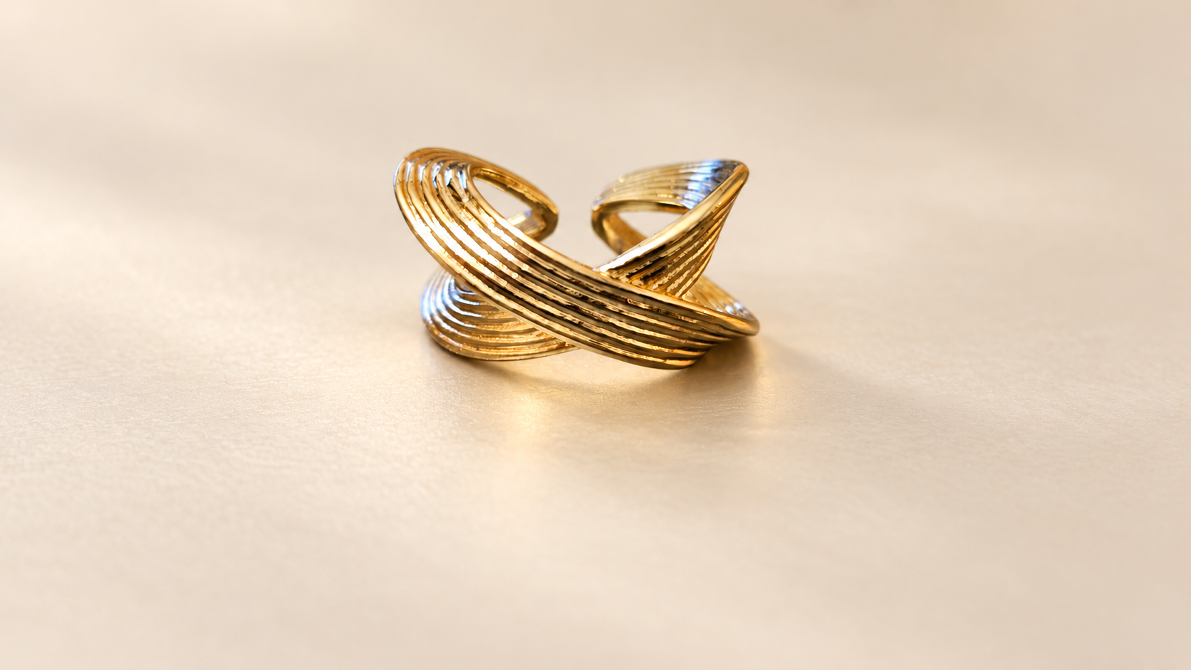 Bague Sillage Croisée Dorée